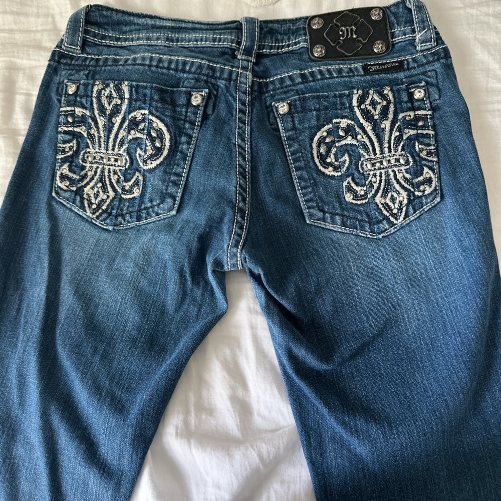Women's Blue Jeans with Embroidered Pockets